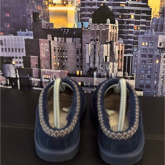 Kids Ugg Tasman slipper size 4 good condtion - Picture 4 of 7